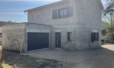 LA COUR DE LOUIS à Charbonnières-les-Bains