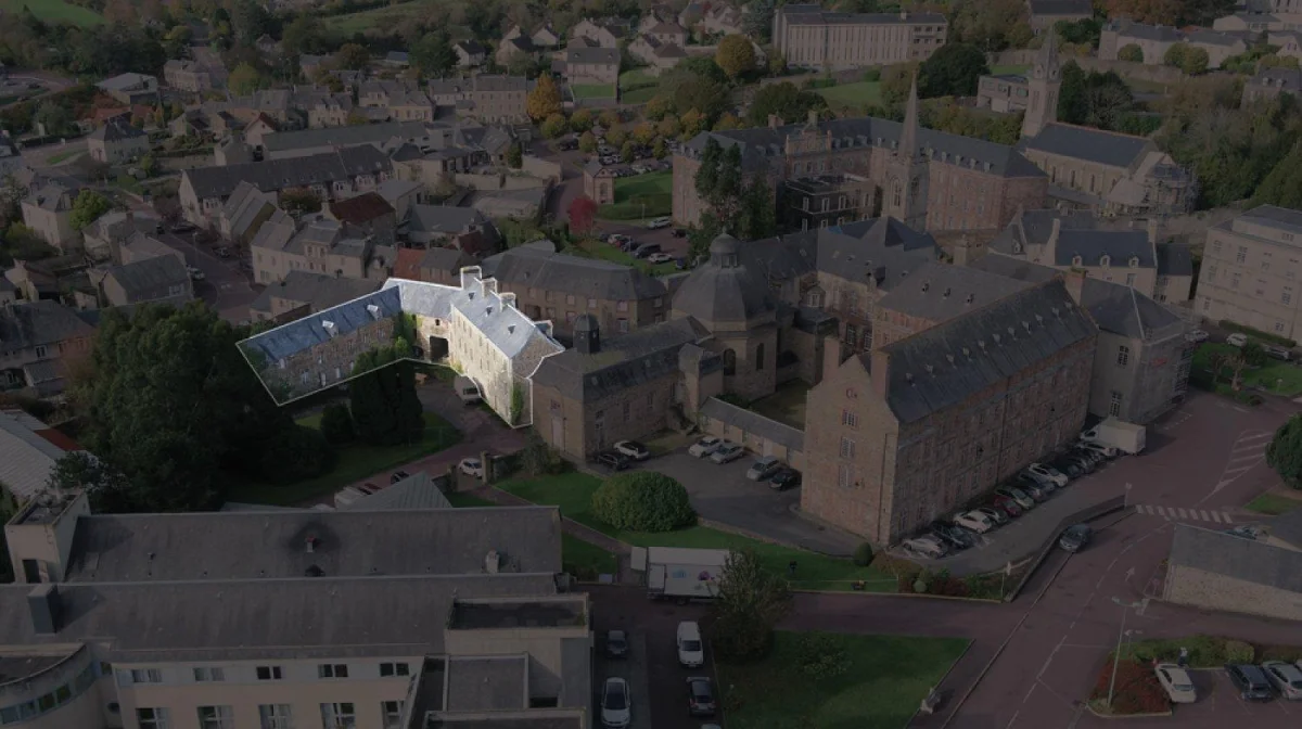 Ancien hôtel-dieu (df) à Coutances