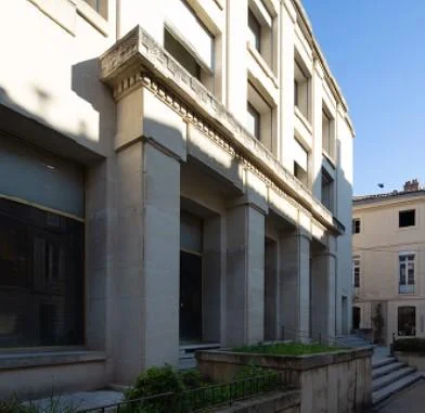 Cour vernet à Avignon