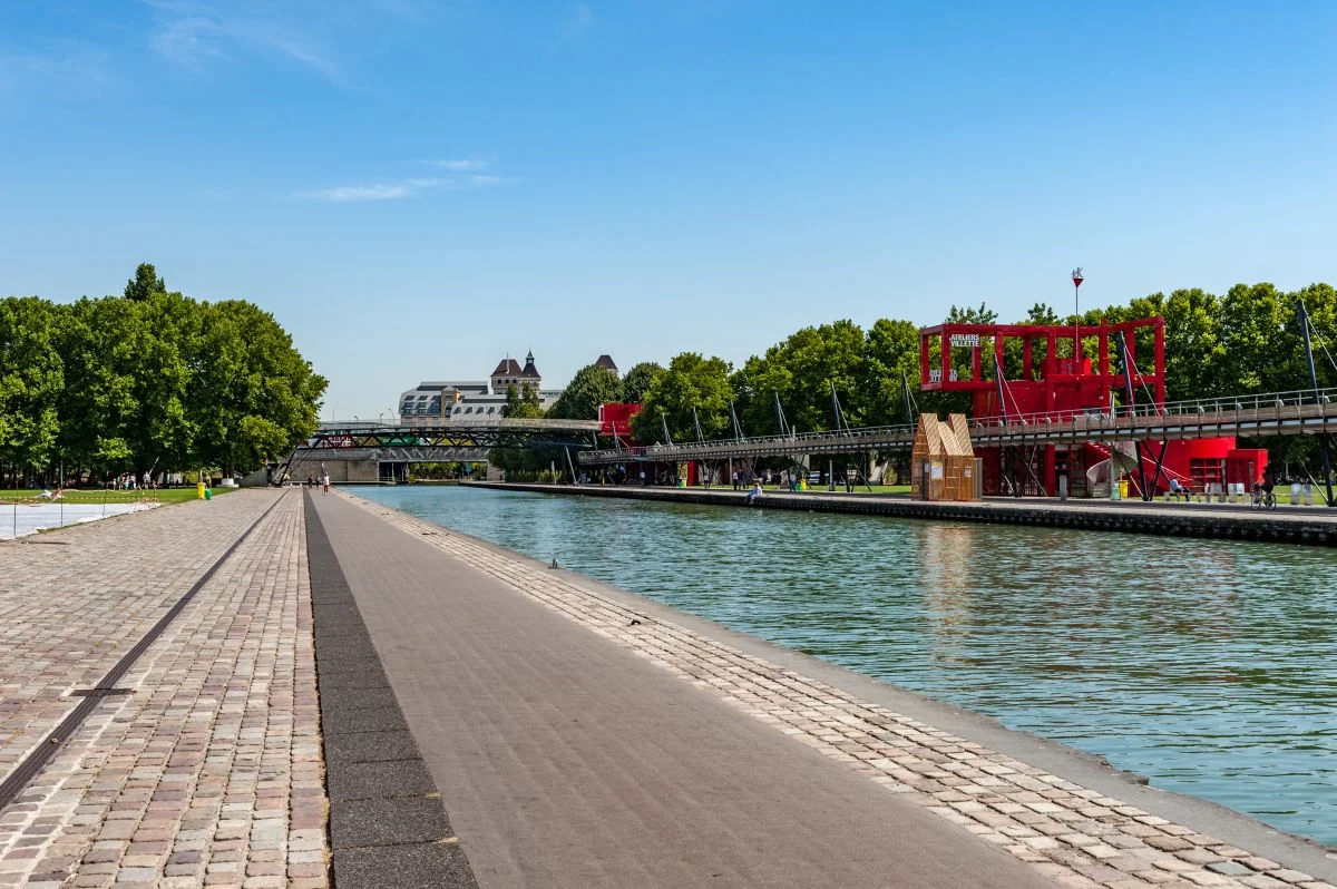 CARACTÈRE à Aubervilliers