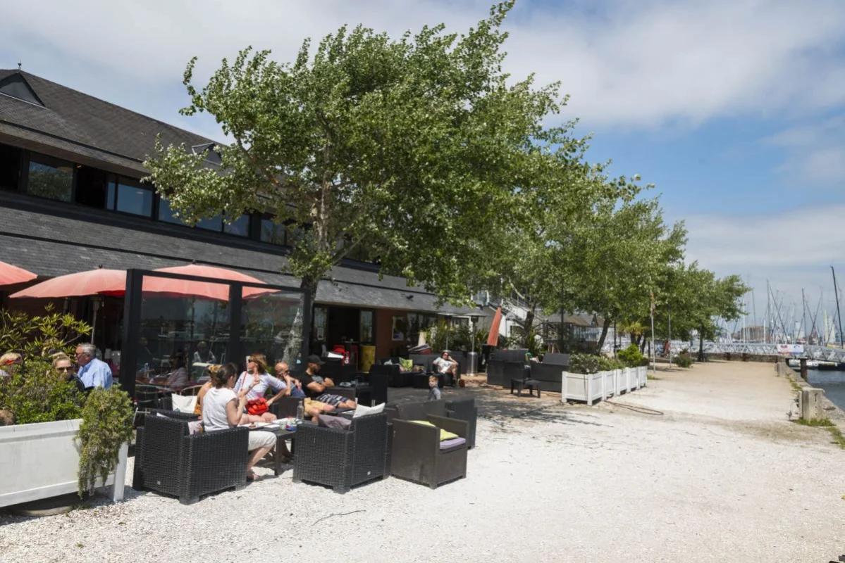 CÔTÉ PATIO à Lorient