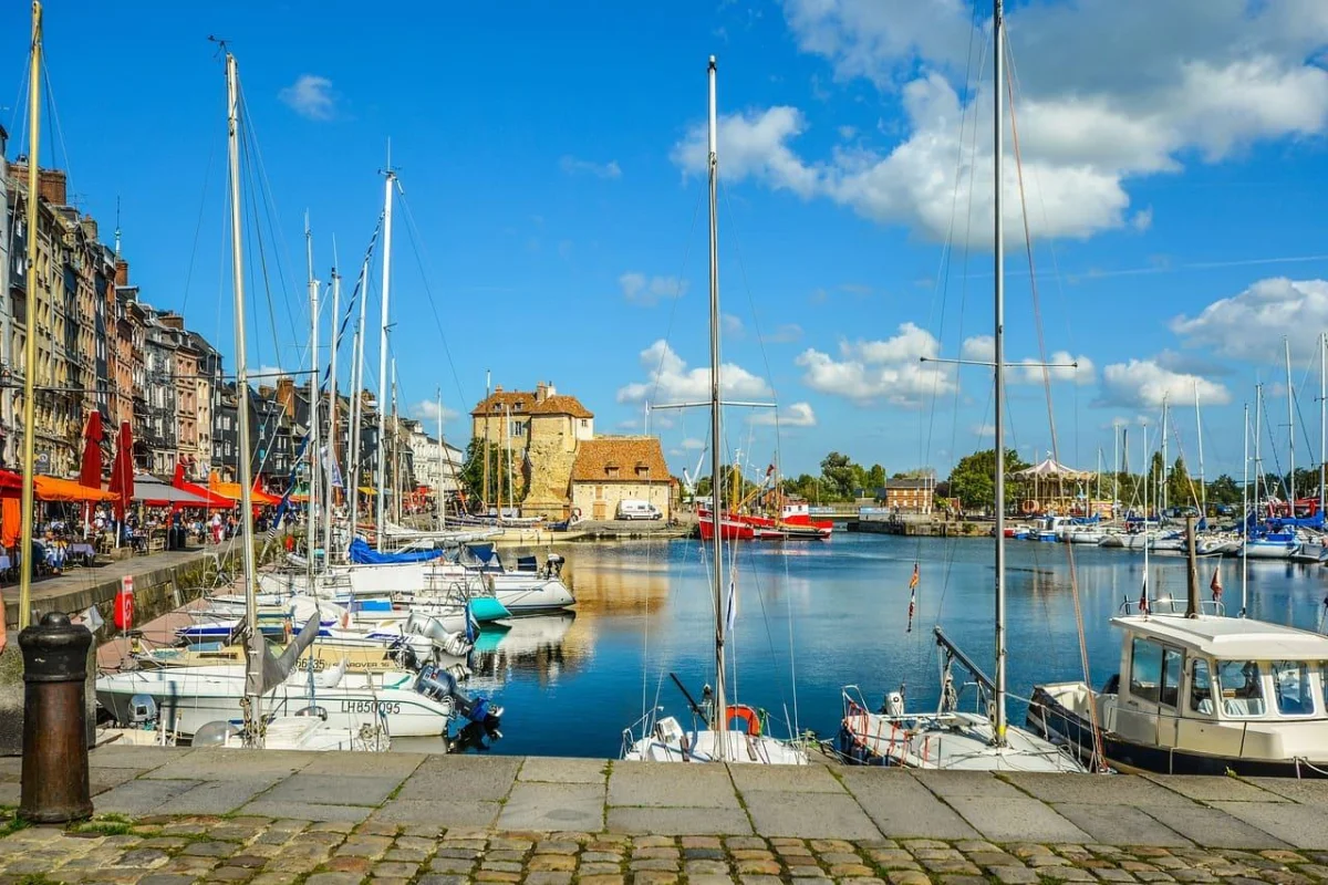 Honfleur - hôtel du port - occupé à Honfleur