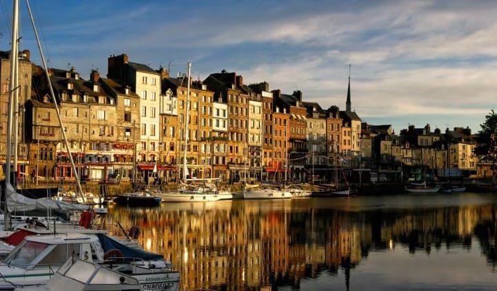 Honfleur - hôtel du port - occupé à Honfleur