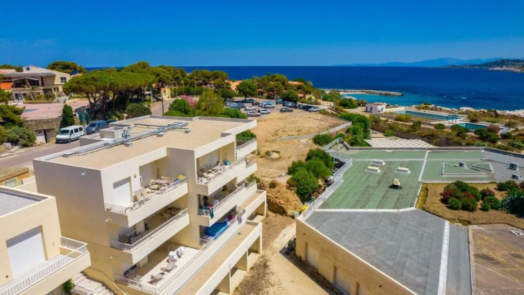 A MARINA à Lumio