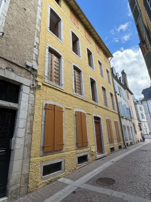 6 Rue du Parlement 64000 Pau à Pau