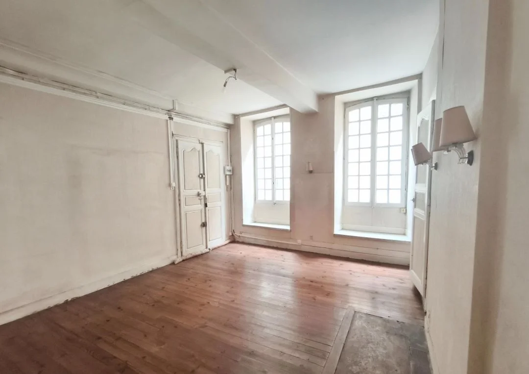 6 Rue du Parlement 64000 Pau à Pau