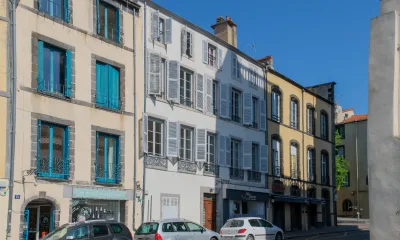 RIOM : rue du Commerce à Riom