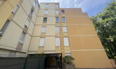 Allée des grands arbres à Corbeil-Essonnes