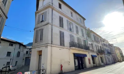 LE JULIA à Arles