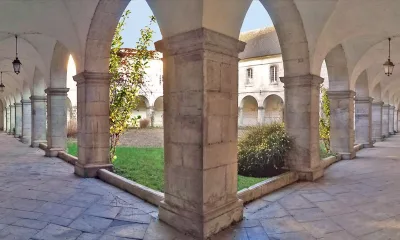Dole : le cloître des cordeliers à Dole