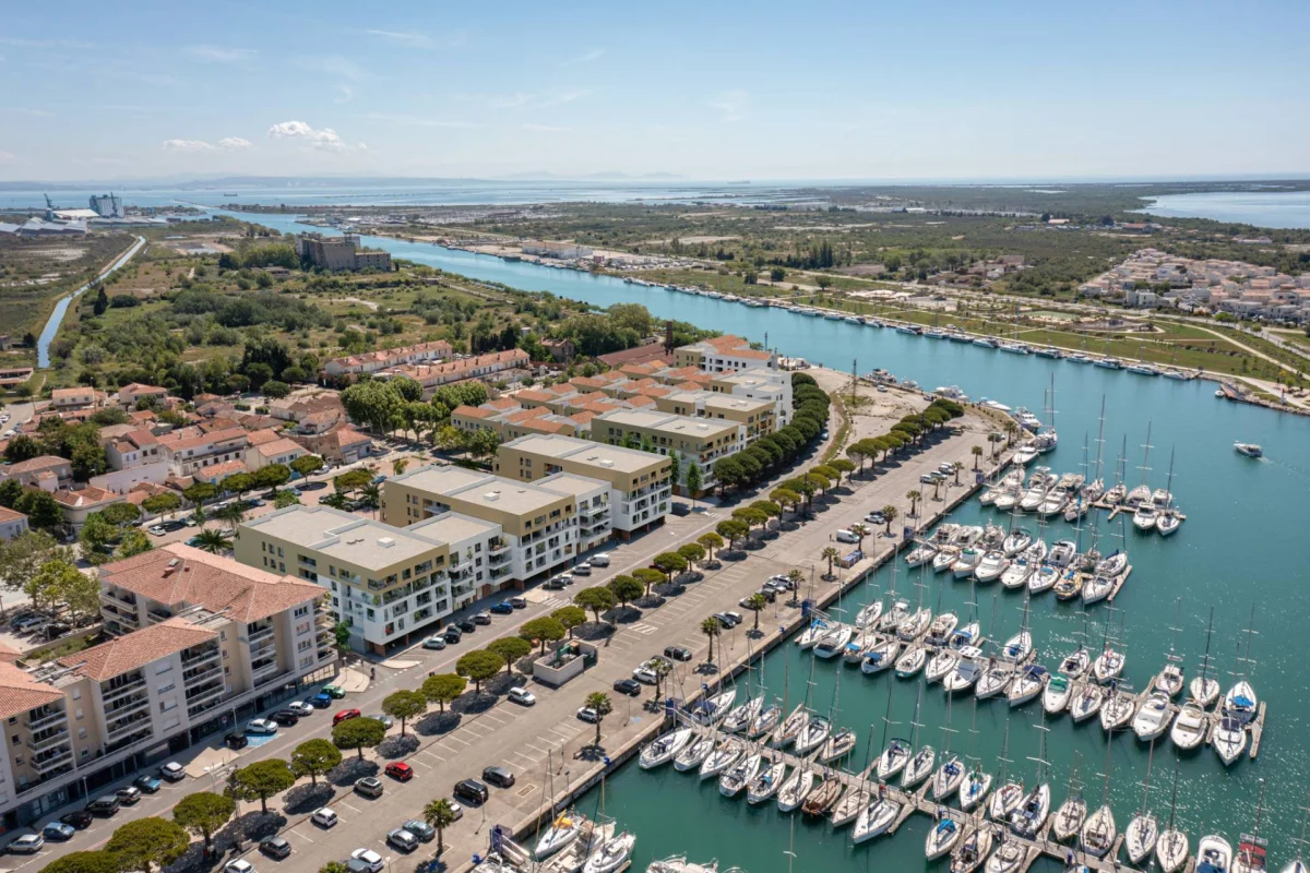 LES VOILES à Port-Saint-Louis-du-Rhône