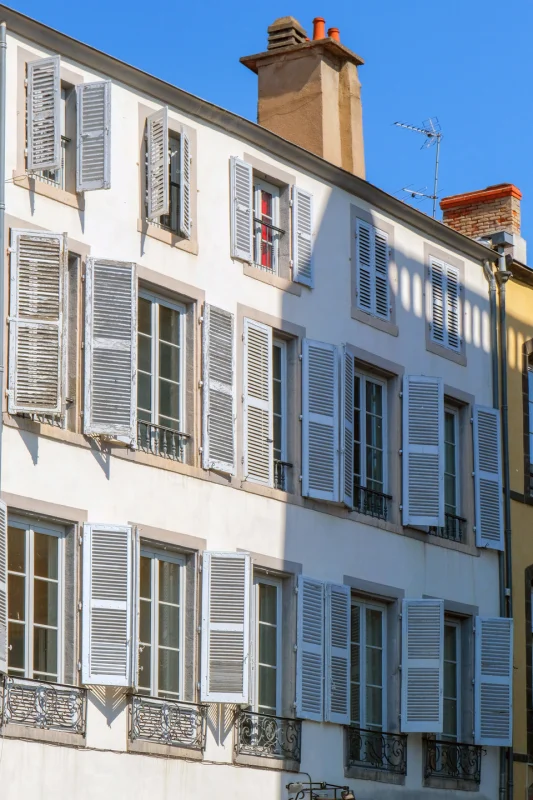 RIOM : rue du Commerce à Riom