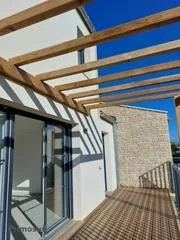 FENETRE SUR ALPILLES 23 à Saint-Étienne-du-Grès