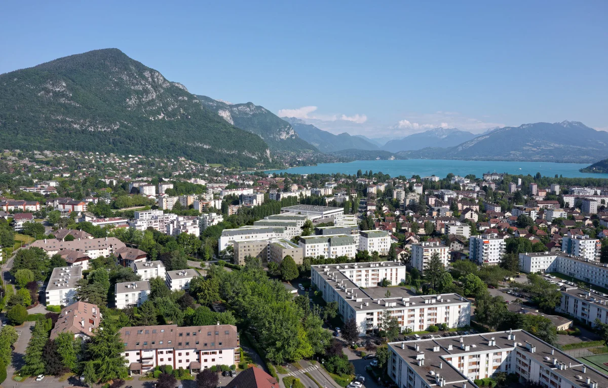 L'EVEIL - VESNA à Annecy