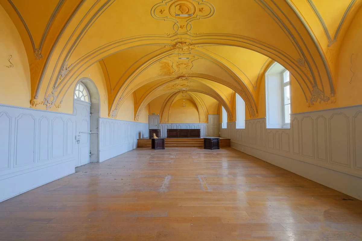Dole : le cloître des cordeliers à Dole