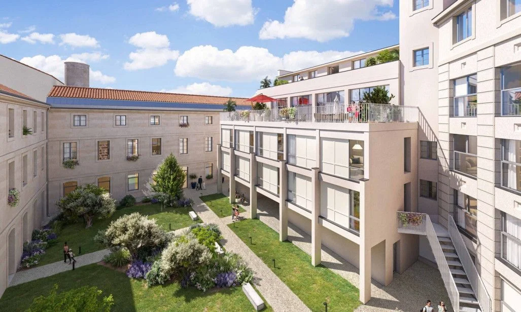 COUR VERNET à Avignon