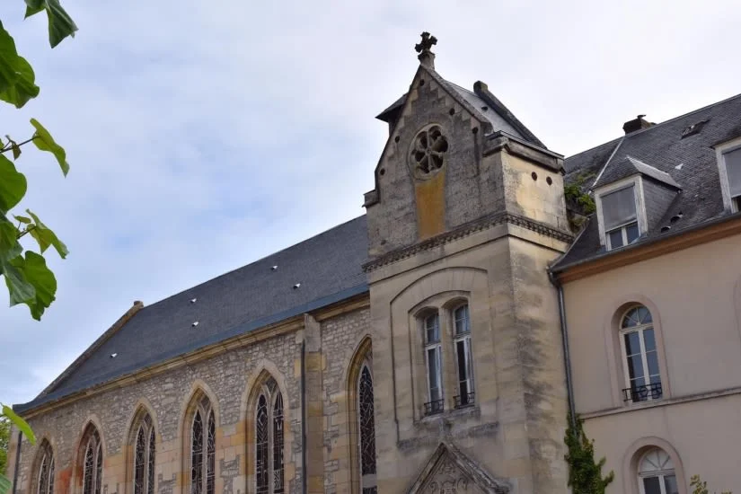 SENLIS, Place Saint Maurice - Résidence Saint-Joseph à Senlis