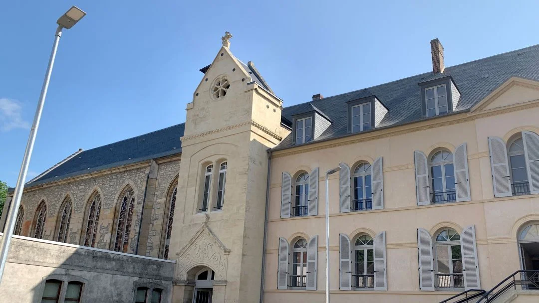 SENLIS, Place Saint Maurice - Résidence Saint-Joseph à Senlis