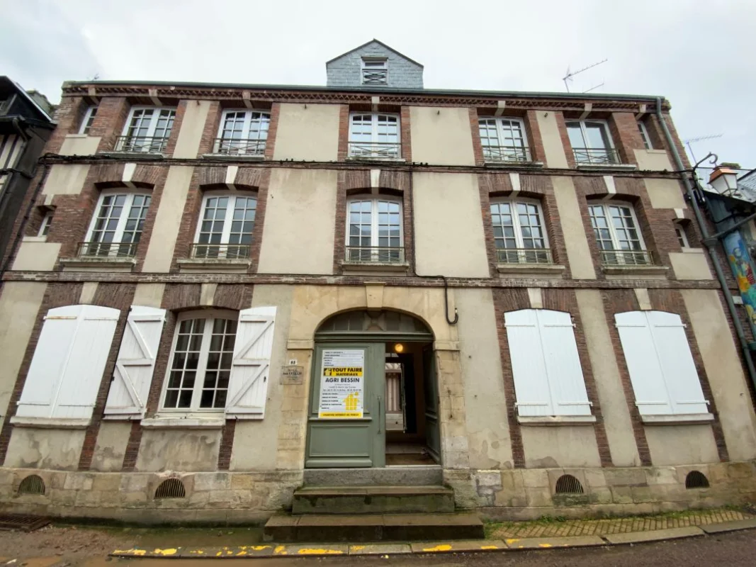 HONFLEUR, 83 rue Haute à Honfleur