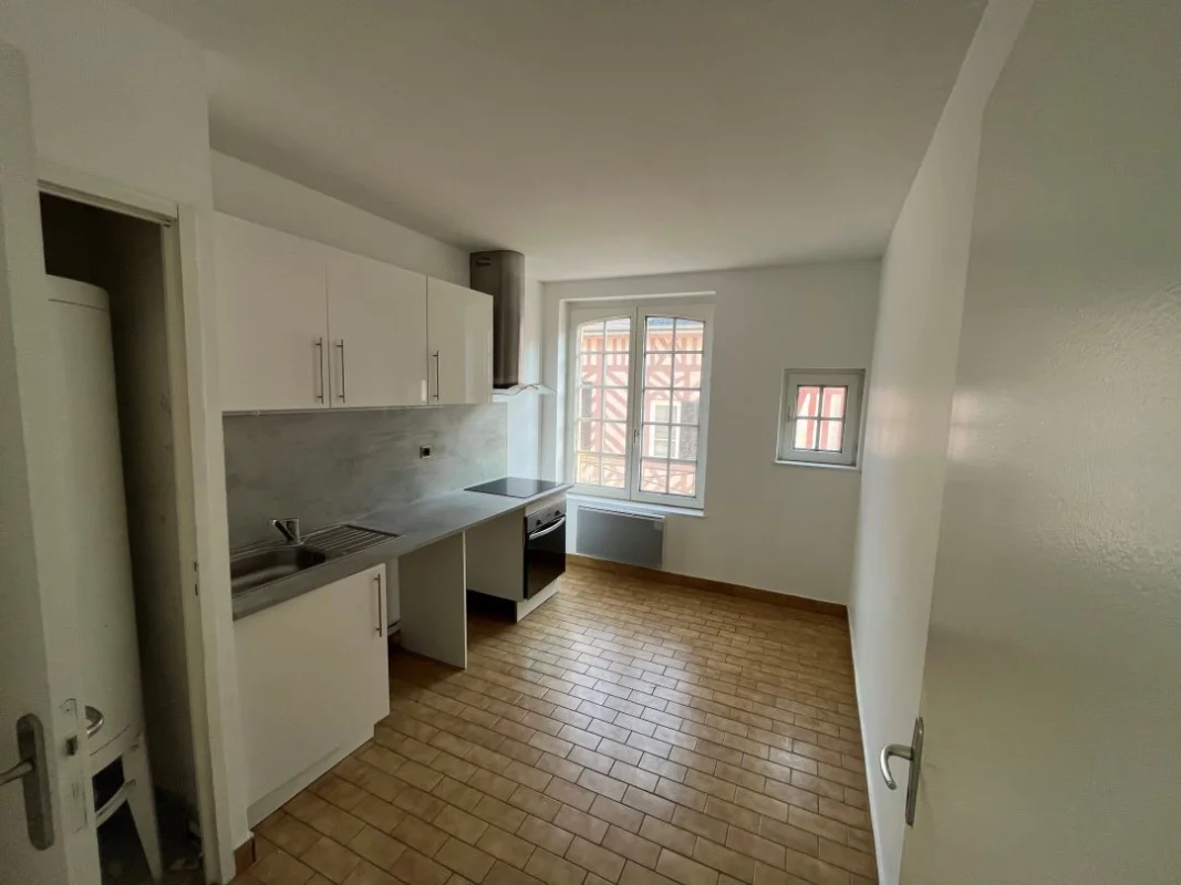 HONFLEUR, 83 rue Haute à Honfleur