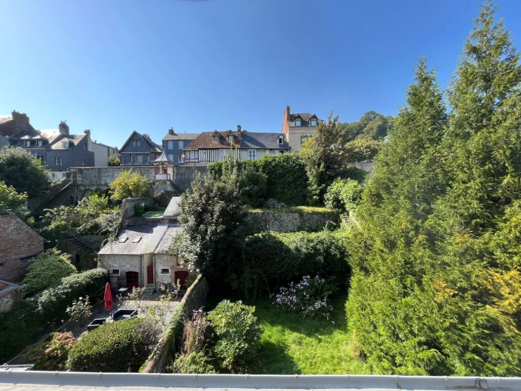HONFLEUR, 83 rue Haute à Honfleur