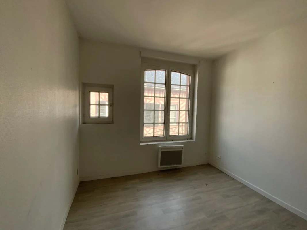 HONFLEUR, 83 rue Haute à Honfleur