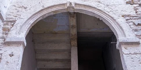 NÎMES : Le Portail des Orangers à Nîmes