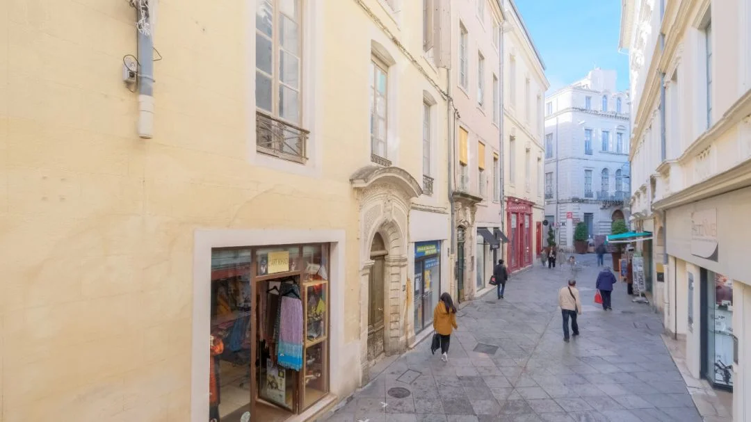 NÎMES : Régale à Nîmes