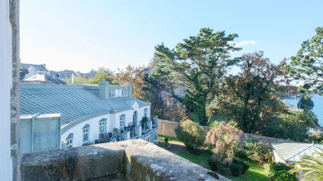 DOUARNENEZ : Le Clos de VALLOMBREUSE (DF) à Douarnenez