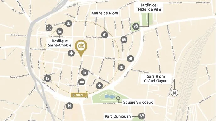 RIOM : rue du Commerce à Riom