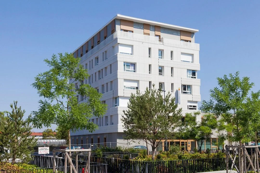 NEHÔ SUITES PORTE DE GENEVE à Annemasse