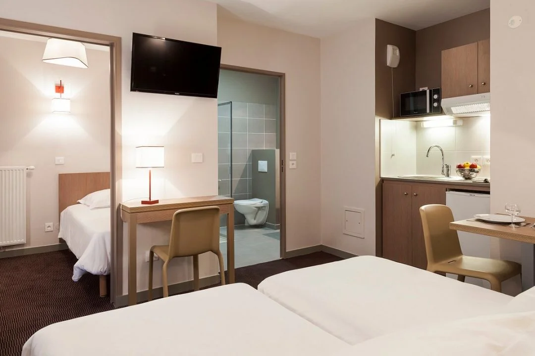 NEHÔ SUITES PORTE DE GENEVE à Annemasse