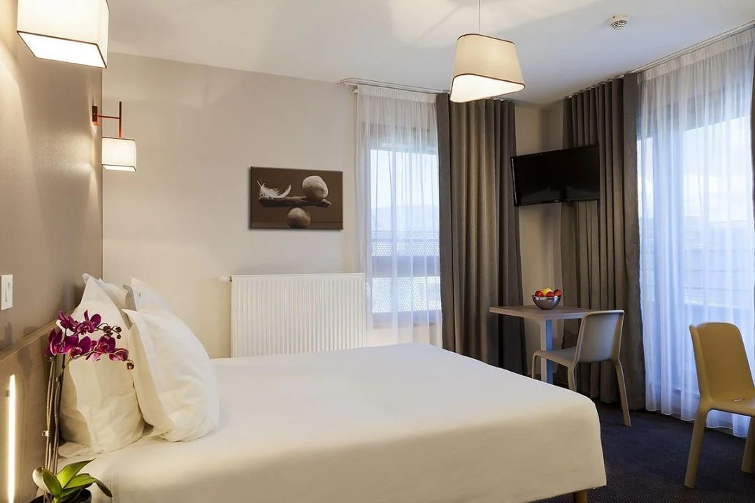 NEHÔ SUITES PORTE DE GENEVE à Annemasse