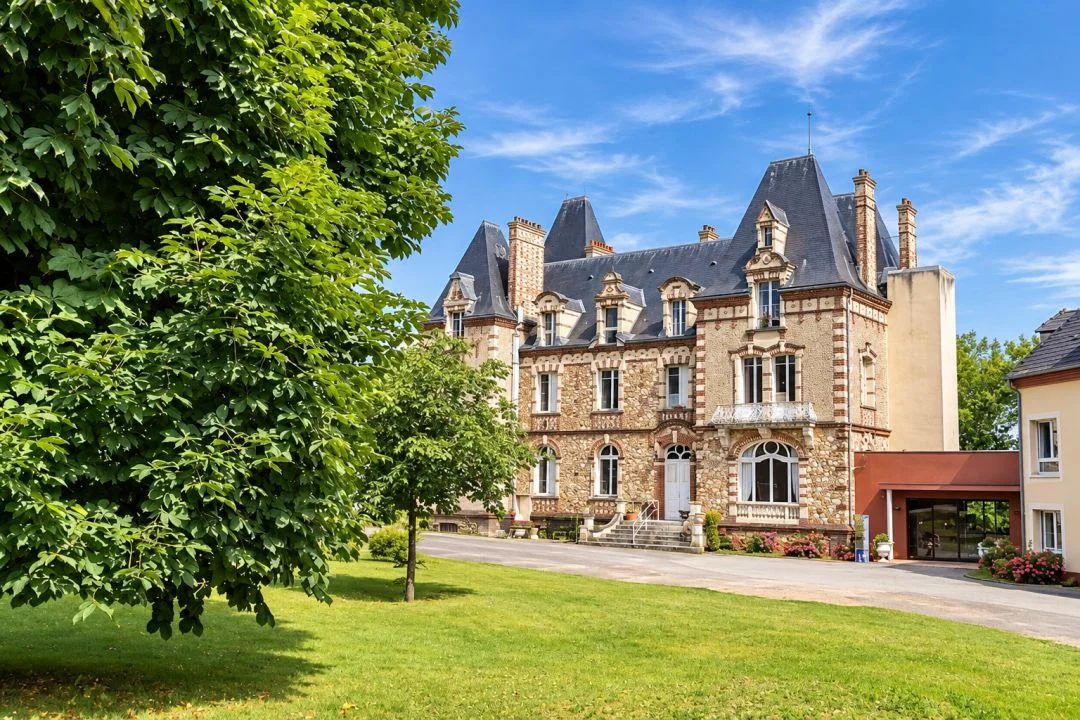 Le Château Du Haut Venay à Saint-Lubin-des-Joncherets