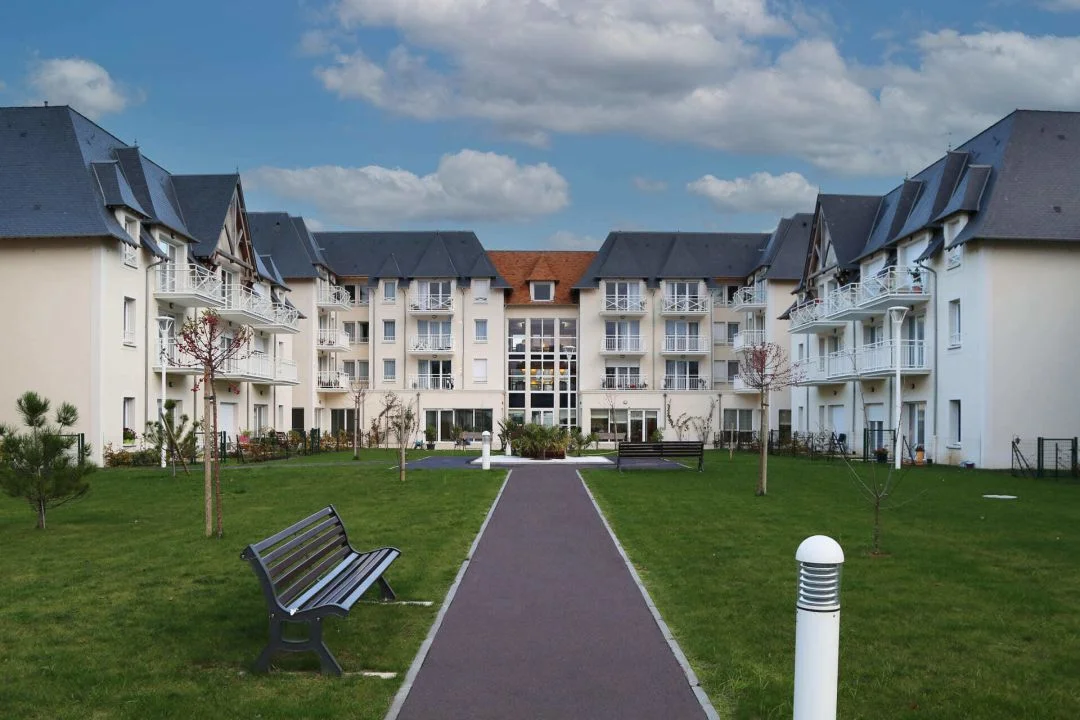 COURSEULLES SUR MER - LA PLAGE DE NACRE à Courseulles-sur-Mer