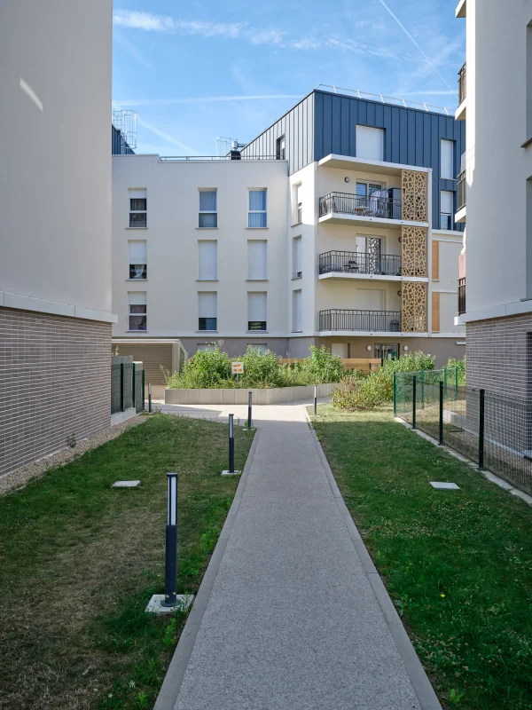 Yonis ms à Noisy-le-Grand