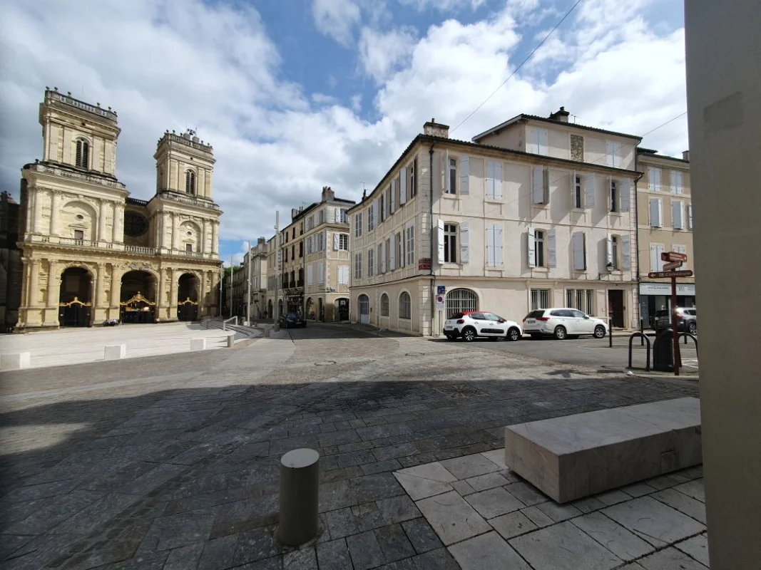 PLACE SALUSTE DU BARTAS à Auch